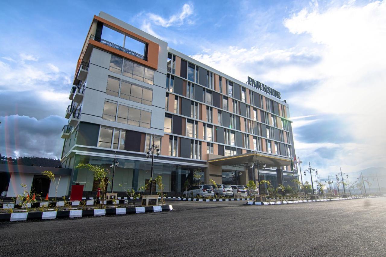 Parkside Gayo Petro Hotel Takengon Esterno foto